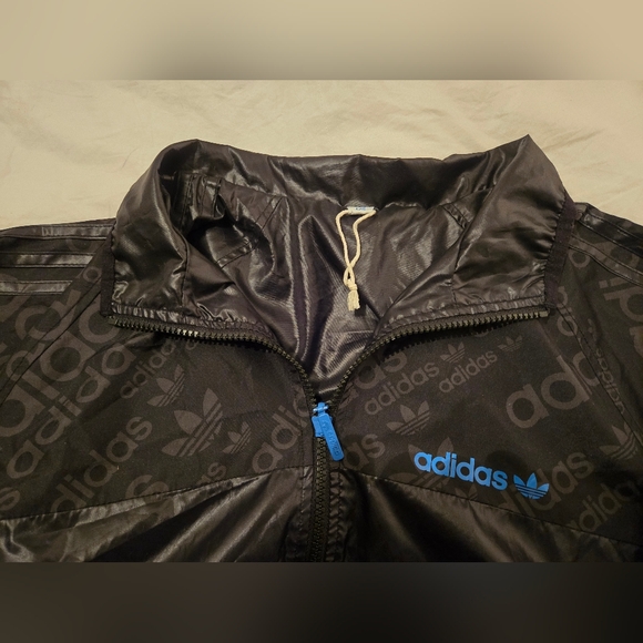 NWOT: Adidas Black Allover Logo Windbreaker Jacket - Size: Large; Black (w/Blue) - Picture 6 of 16